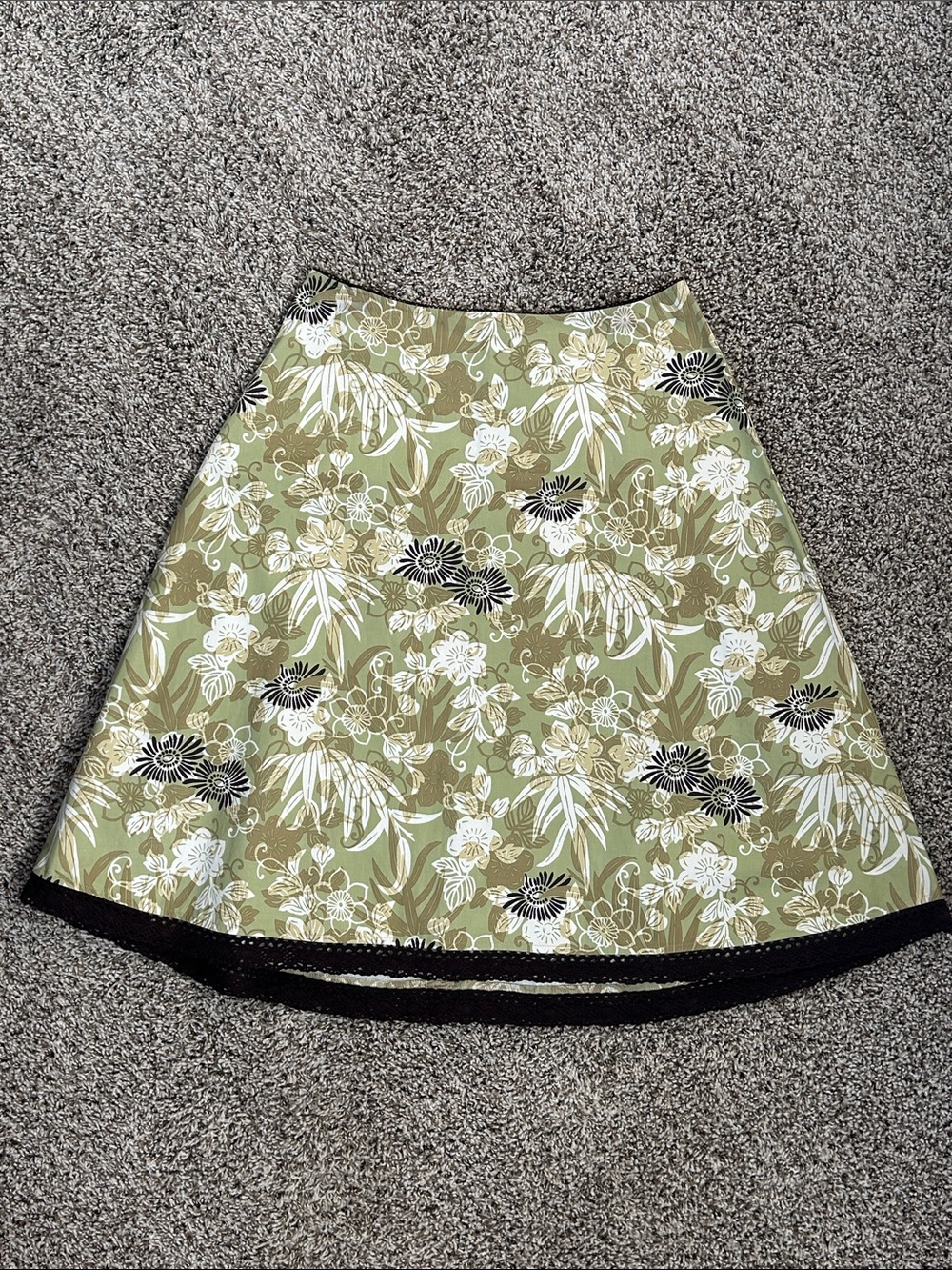 NWOT Charlotte Russe Green & White Floral  Skirt w/ Brown Trim | Y2K Style